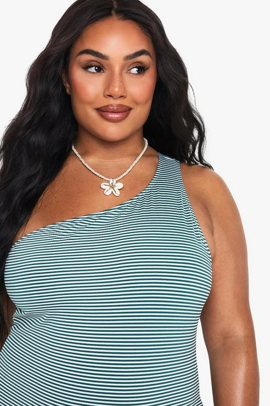 BOOHOO Plus Seersucker Stripe One Shoulder Swimsuit 4 BOOHOO Plus Seersucker Stripe One Shoulder Swimsuit - Image 4