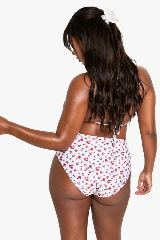 BOOHOO PLUS DITSY FLORAL TRIANGLE BIKINI SET 2 BOOHOO PLUS DITSY FLORAL TRIANGLE BIKINI SET - Image 2