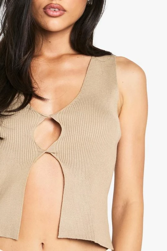 BOOHOO Twist Front Knitted Waistcoat 4 BOOHOO Twist Front Knitted Waistcoat - Image 4