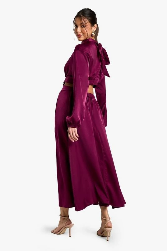 BOOHOO Satin High Neck Midaxi Dress 2 BOOHOO Satin High Neck Midaxi Dress - Image 2