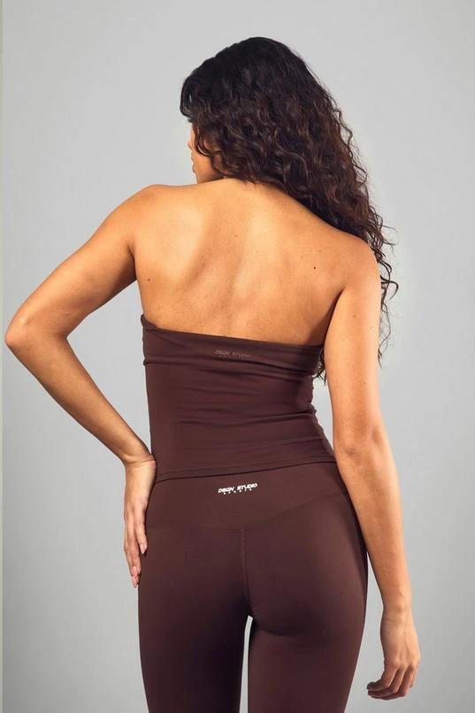 BOOHOO Dsgn Studio Sports Supersoft Seam Detail Padded Halterneck Top 2 BOOHOO Dsgn Studio Sports Supersoft Seam Detail Padded Halterneck Top - Image 2