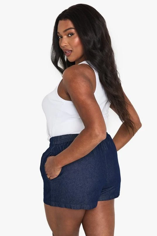 BOOHOO Plus Chambray Elasticated Waist Short 2 BOOHOO Plus Chambray Elasticated Waist Short - Image 2