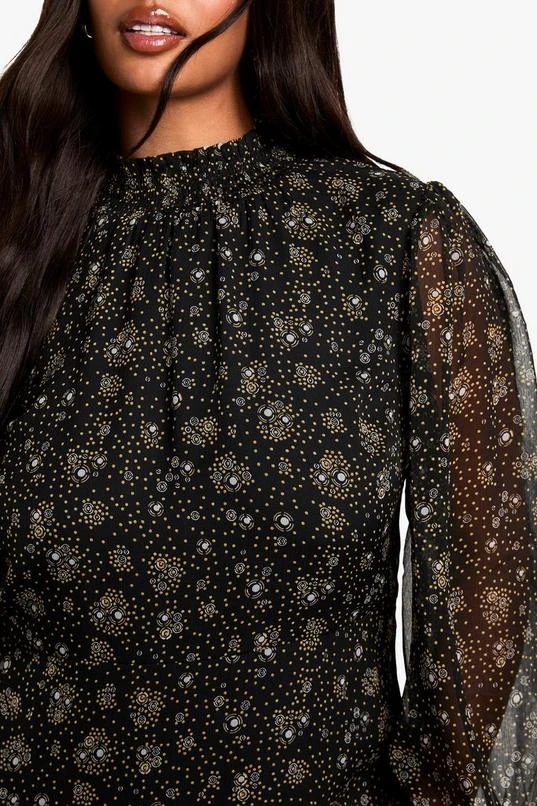 BOOHOO Plus Chiffon Printed High Neck Skater Dress 4 BOOHOO Plus Chiffon Printed High Neck Skater Dress - Image 4