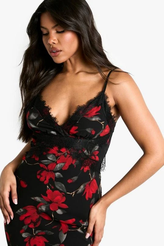 BOOHOO Floral Print Lace Trim Maxi Dress 4 BOOHOO Floral Print Lace Trim Maxi Dress - Image 4
