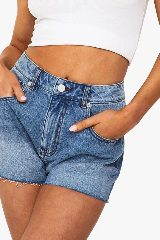 BOOHOO Petite Denim Mini Short 4 BOOHOO Petite Denim Mini Short - Image 4