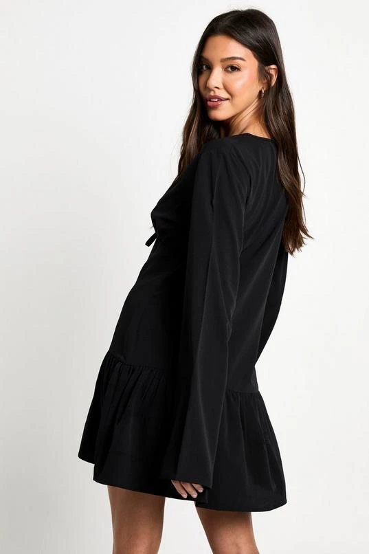 BOOHOO Long Sleeve Tiered Smock Dress 2 BOOHOO Long Sleeve Tiered Smock Dress - Image 2