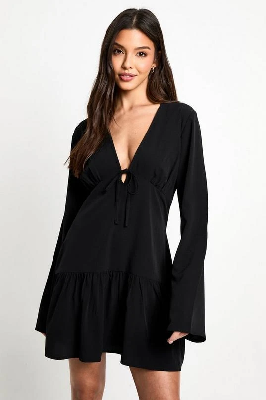 BOOHOO Long Sleeve Tiered Smock Dress 3 BOOHOO Long Sleeve Tiered Smock Dress - Image 3