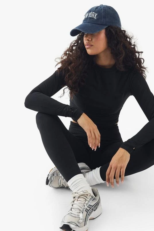 BOOHOO Dsgn Studio Highwaist Supersoft Peached Sculpt Wrap Waist Legging 3 BOOHOO Dsgn Studio Highwaist Supersoft Peached Sculpt Wrap Waist Legging - Image 3