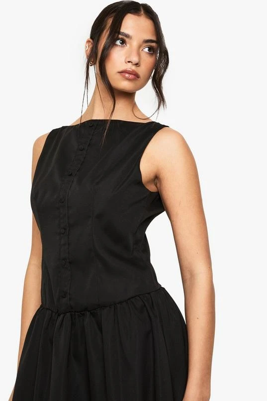 BOOHOO Slash Neck Button Detail Maxi Dress 4 BOOHOO Slash Neck Button Detail Maxi Dress - Image 4