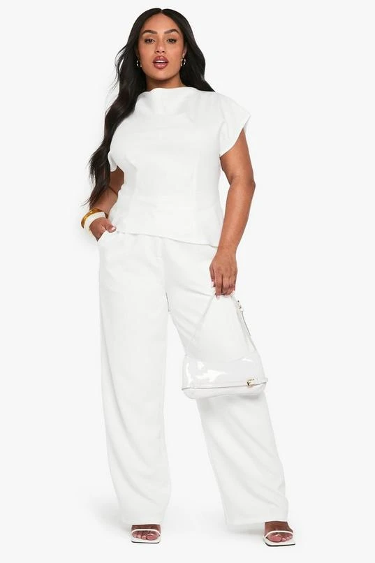 BOOHOO Plus Wide Leg Tailored Trousers 1 BOOHOO Plus Wide Leg Tailored Trousers