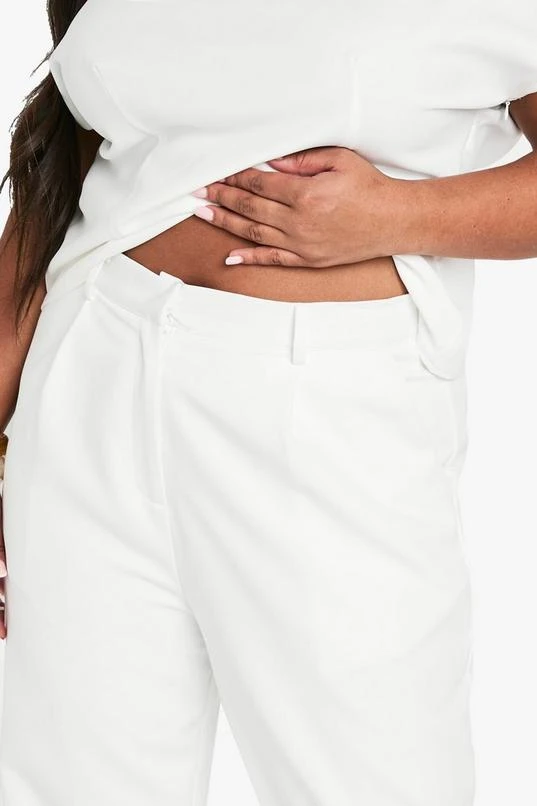 BOOHOO Plus Wide Leg Tailored Trousers 4 BOOHOO Plus Wide Leg Tailored Trousers - Image 4