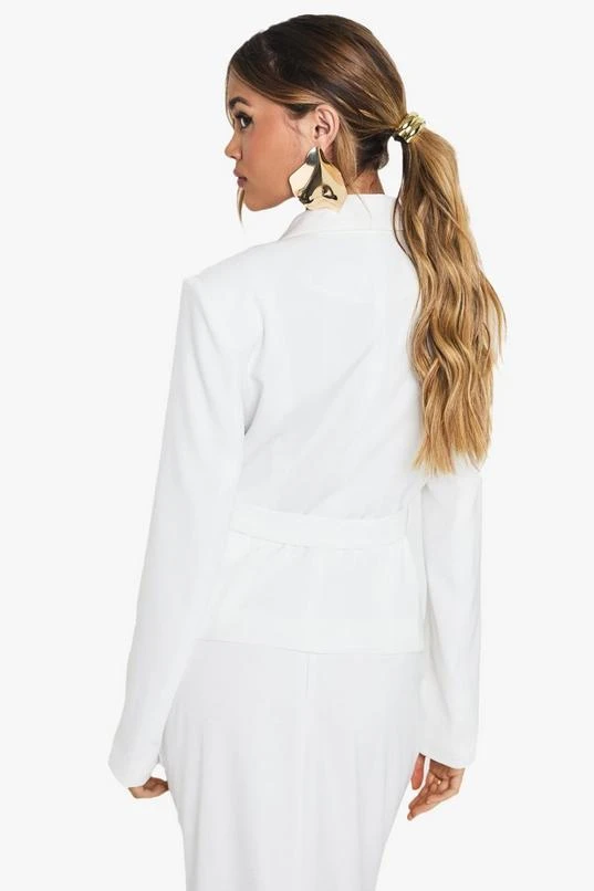 BOOHOO Occasion Fitted Tailored Belted Blazer 2 BOOHOO Occasion Fitted Tailored Belted Blazer - Image 2