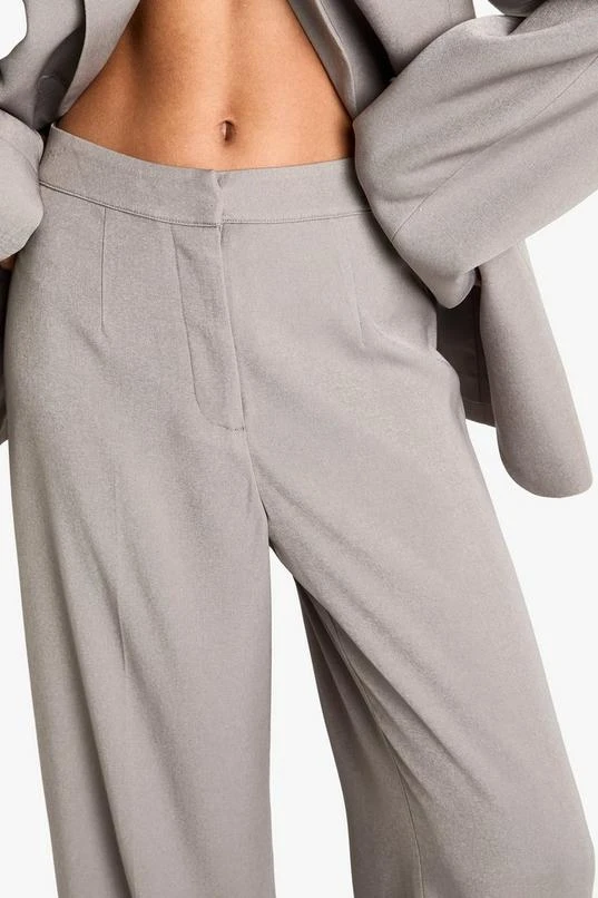 BOOHOO Woven Tailored Slim Straight Leg Trousers 4 BOOHOO Woven Tailored Slim Straight Leg Trousers - Image 4