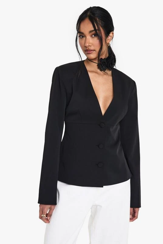 BOOHOO Collarless Plunge Tailored Blazer 1 BOOHOO Collarless Plunge Tailored Blazer
