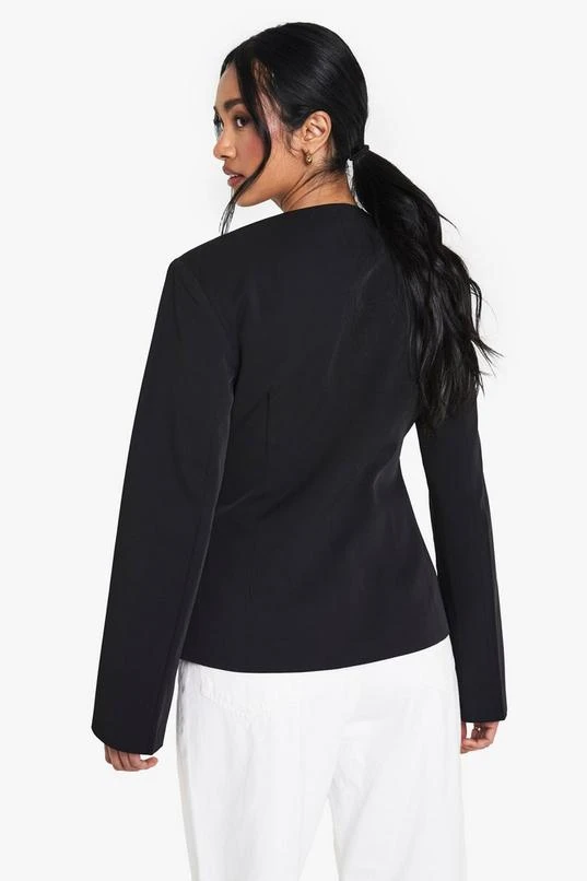 BOOHOO Collarless Plunge Tailored Blazer 2 BOOHOO Collarless Plunge Tailored Blazer - Image 2