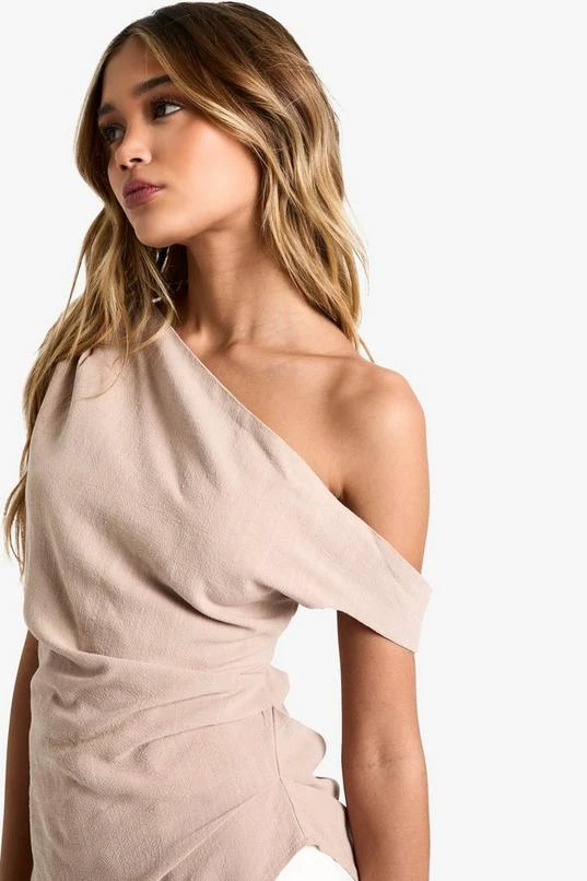 BOOHOO Linen Look Drape One Shoulder Asymmetric Top 4 BOOHOO Linen Look Drape One Shoulder Asymmetric Top - Image 4