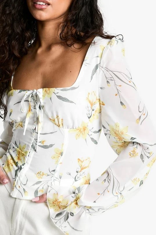 BOOHOO Blurred Ditsy Floral Print Chiffon Balloon Milkmaid Top 4 BOOHOO Blurred Ditsy Floral Print Chiffon Balloon Milkmaid Top - Image 4