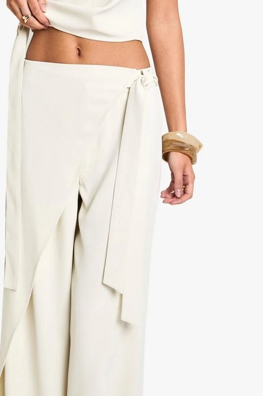 BOOHOO Tailored Wrap Tie Detail Straight Leg Trouser 4 BOOHOO Tailored Wrap Tie Detail Straight Leg Trouser - Image 4