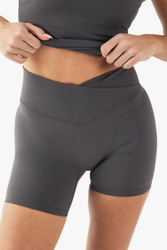 BOOHOO DSGN Studio Super Soft Peached Sculpt Wrap Waist Cycling Short 4 BOOHOO DSGN Studio Super Soft Peached Sculpt Wrap Waist Cycling Short - Image 4