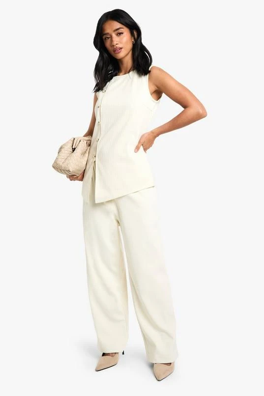 BOOHOO Petite Cord Wide Leg Trouser 1 BOOHOO Petite Cord Wide Leg Trouser