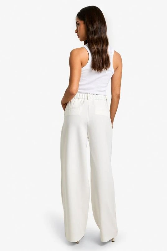 BOOHOO Petite Essential Wide Leg Trouser 2 BOOHOO Petite Essential Wide Leg Trouser - Image 2