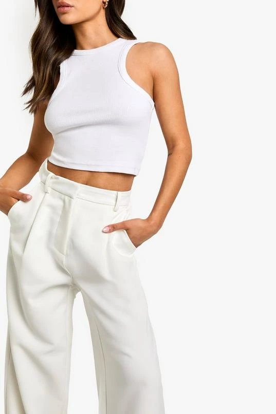 BOOHOO Petite Essential Wide Leg Trouser 4 BOOHOO Petite Essential Wide Leg Trouser - Image 4