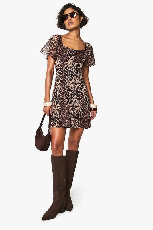 BOOHOO Tall Printed Chiffon Godet Square Neck Tea Dress 3 BOOHOO Tall Printed Chiffon Godet Square Neck Tea Dress - Image 3