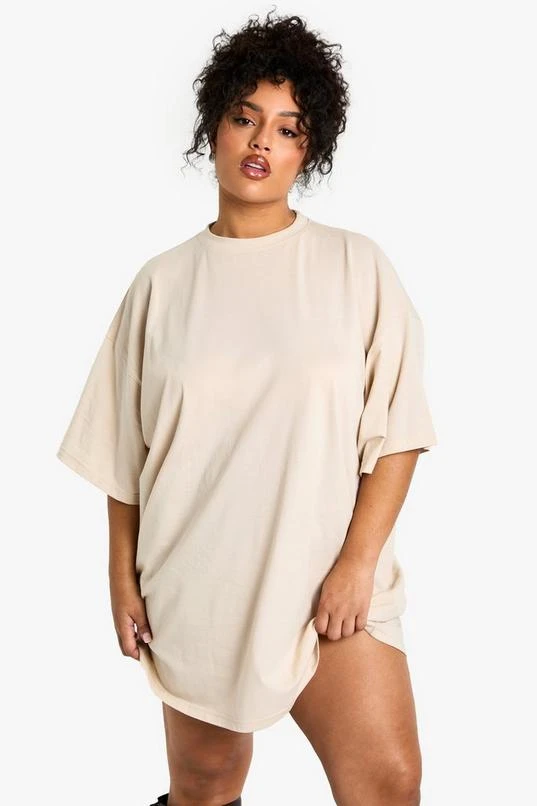 BOOHOO Plus Oversized T-shirt Dress 1 BOOHOO Plus Oversized T-shirt Dress