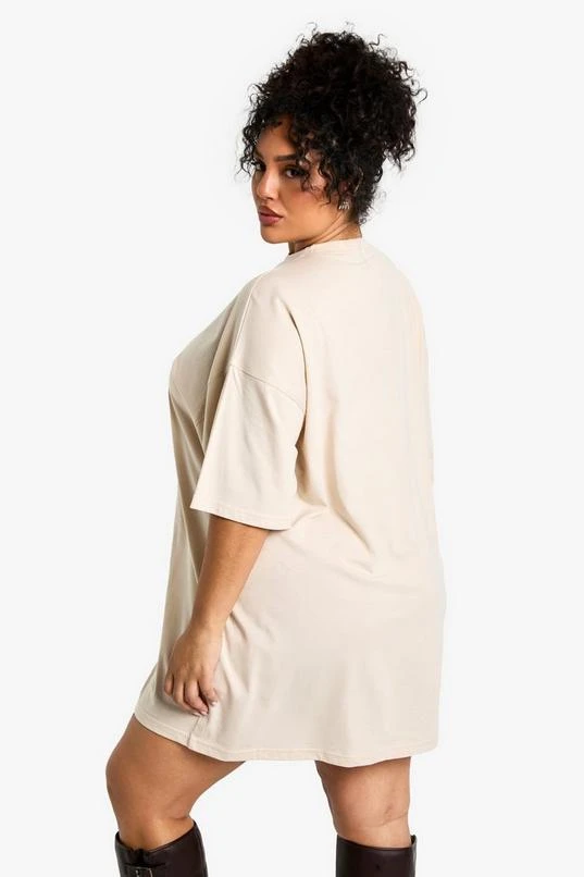 BOOHOO Plus Oversized T-shirt Dress 2 BOOHOO Plus Oversized T-shirt Dress - Image 2
