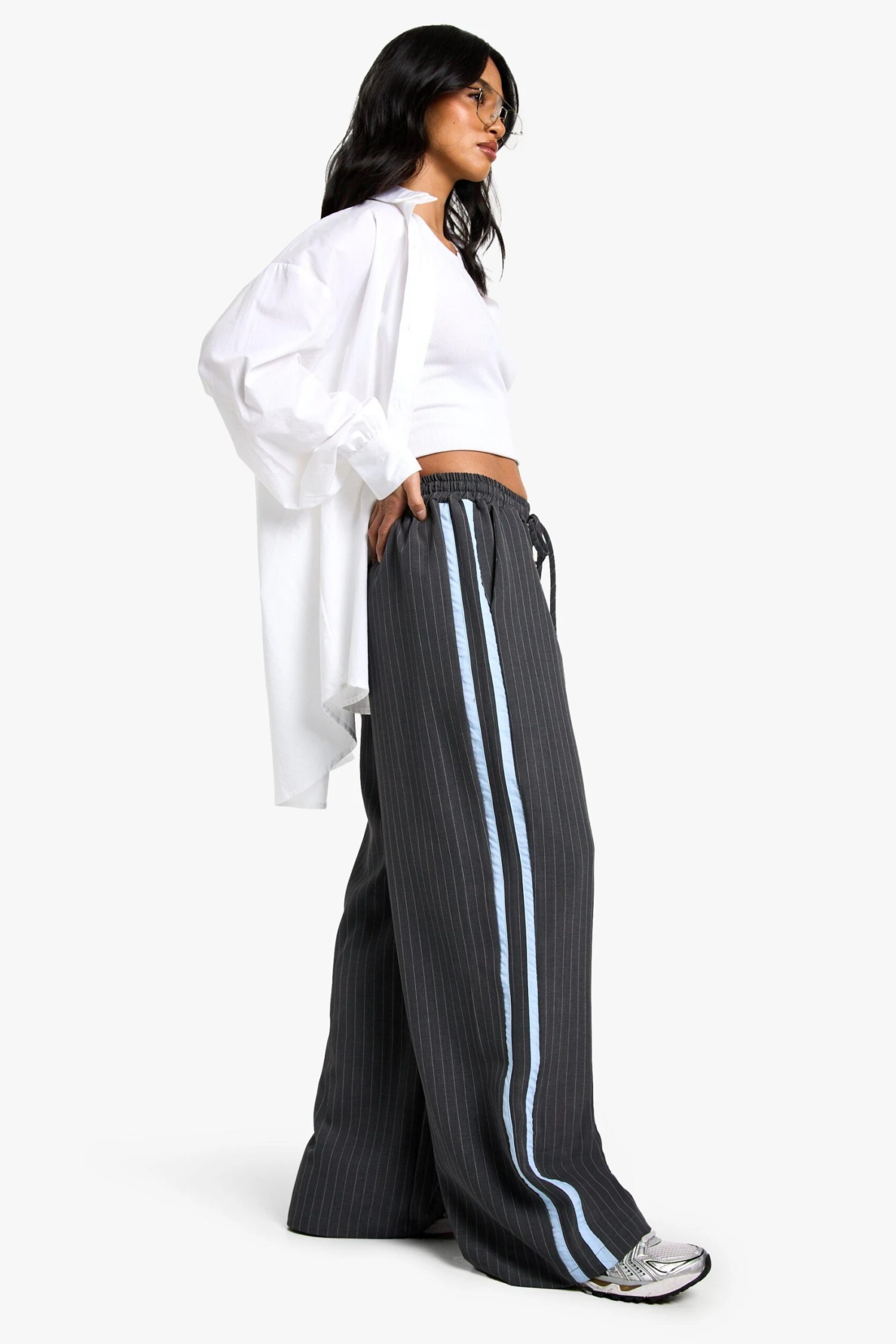 BOOHOO Petite Contrast Pinstripe Trouser 5 BOOHOO Petite Contrast Pinstripe Trouser - Image 5