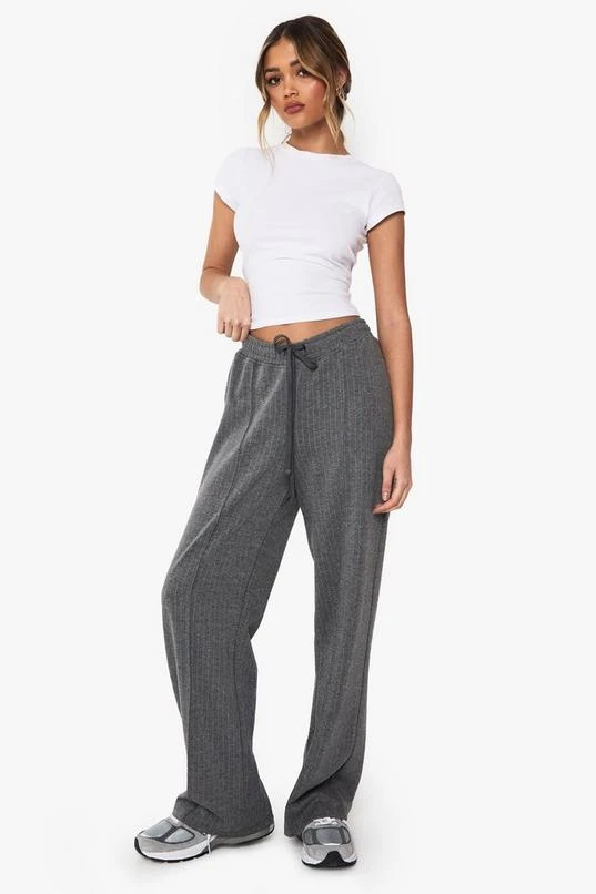 BOOHOO PONTE PINSTRIPE PINTUCK DRAWSTRING WIDE LEG TROUSER 3 BOOHOO PONTE PINSTRIPE PINTUCK DRAWSTRING WIDE LEG TROUSER - Image 3