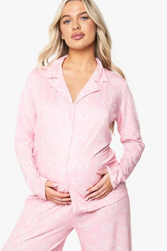 BOOHOO Maternity Heart Print Shirt & Trouser PJ Set 4 BOOHOO Maternity Heart Print Shirt & Trouser PJ Set - Image 4