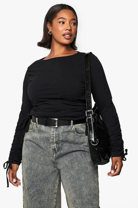 BOOHOO Plus Ruched Sleeve And Body Long Sleeve Top 3 BOOHOO Plus Ruched Sleeve And Body Long Sleeve Top - Image 3