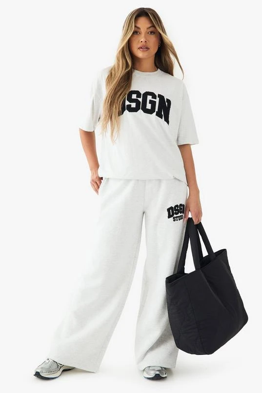 BOOHOO Dsgn Studio Towelling Applique Straight Leg Jogger 3 BOOHOO Dsgn Studio Towelling Applique Straight Leg Jogger - Image 3