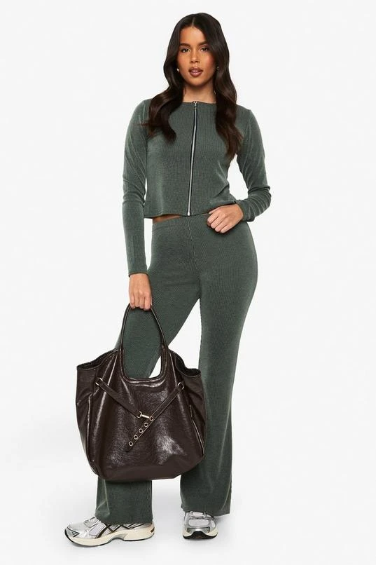 BOOHOO 2 Tone Rib Zip Up Top & Flared Trouser 3 BOOHOO 2 Tone Rib Zip Up Top & Flared Trouser - Image 3