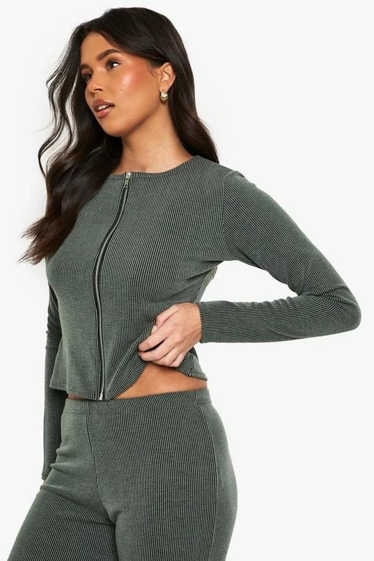 BOOHOO 2 Tone Rib Zip Up Top & Flared Trouser 4 BOOHOO 2 Tone Rib Zip Up Top & Flared Trouser - Image 4