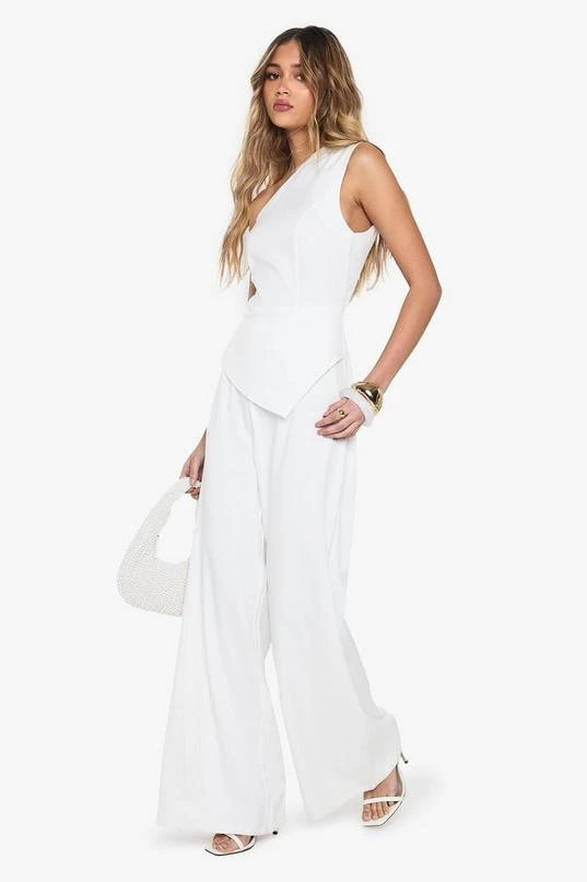 BOOHOO Tailored One Shoulder Wide Leg Jumpsuit 1 BOOHOO Tailored One Shoulder Wide Leg Jumpsuit
