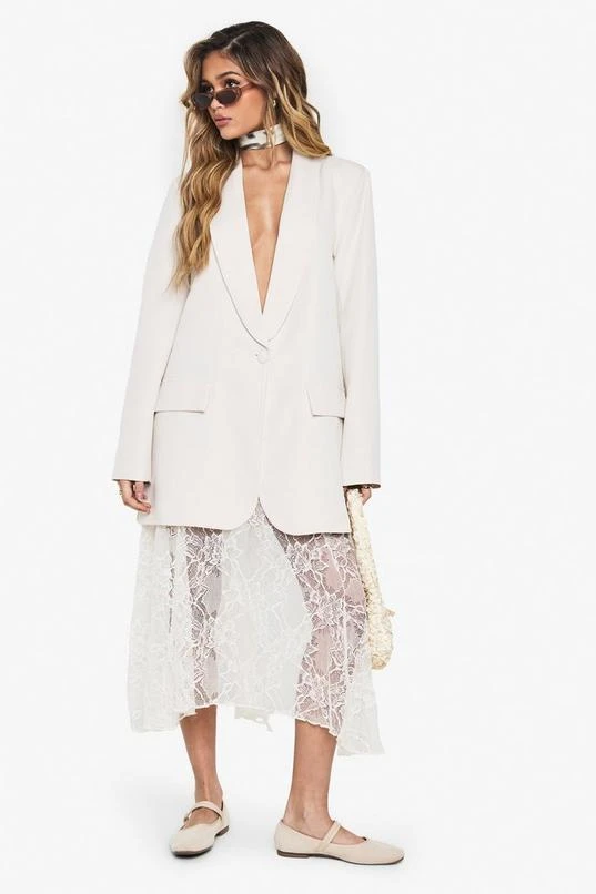 BOOHOO Shoulder Pad Plunge Oversized Blazer 3 BOOHOO Shoulder Pad Plunge Oversized Blazer - Image 3