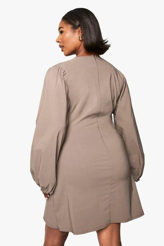 BOOHOO Plus Ruched Blouson Sleeve Shift Dress 2 BOOHOO Plus Ruched Blouson Sleeve Shift Dress - Image 2