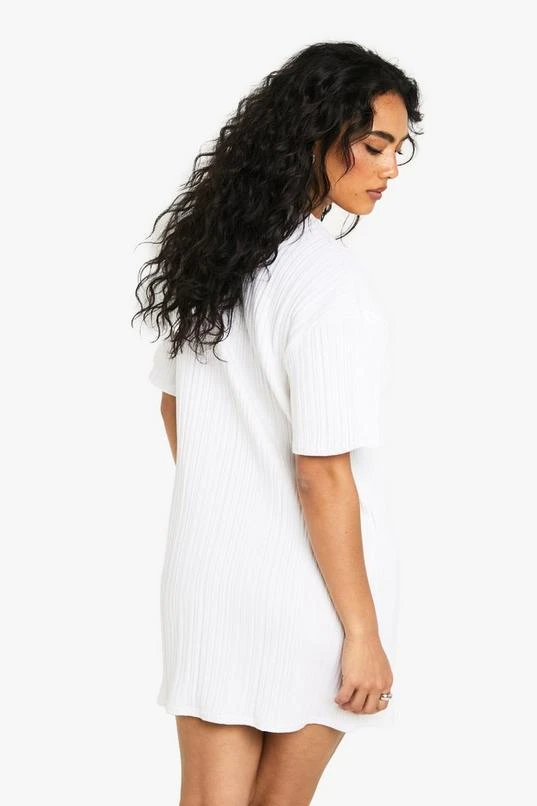 BOOHOO Textured Rib Drop Shoulder Mini T-shirt Dress 2 BOOHOO Textured Rib Drop Shoulder Mini T-shirt Dress - Image 2