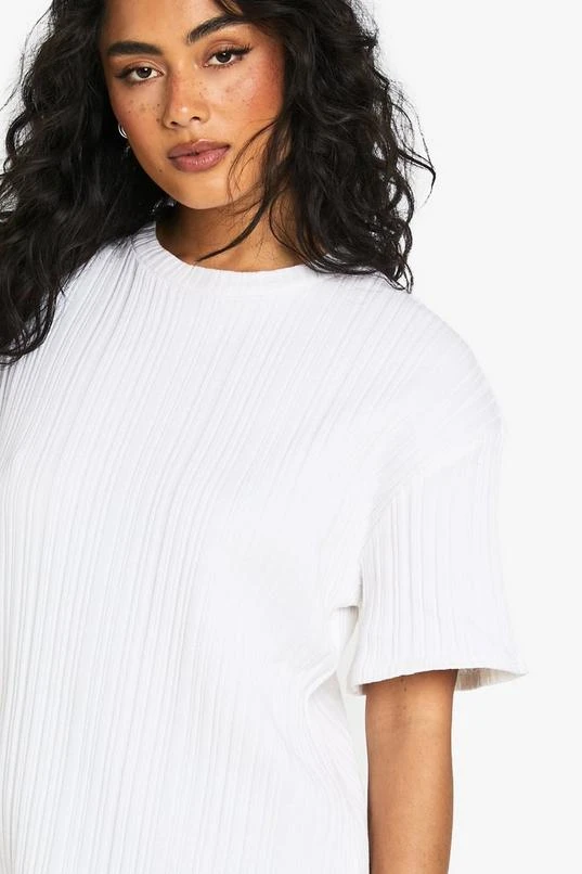 BOOHOO Textured Rib Drop Shoulder Mini T-shirt Dress 4 BOOHOO Textured Rib Drop Shoulder Mini T-shirt Dress - Image 4