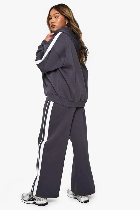 BOOHOO PLUS SIDE STRIPE WIDE LEG JOGGERS 2 BOOHOO PLUS SIDE STRIPE WIDE LEG JOGGERS - Image 2