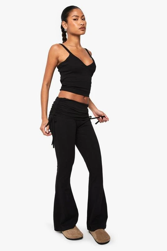 BOOHOO BASICS FOLD OVER WAIST FLARE LEGGING 3 BOOHOO BASICS FOLD OVER WAIST FLARE LEGGING - Image 3