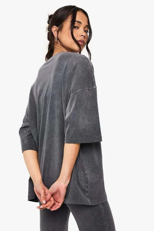BOOHOO ACID WASH OVERSIZED TSHRIT 2 BOOHOO ACID WASH OVERSIZED TSHRIT - Image 2