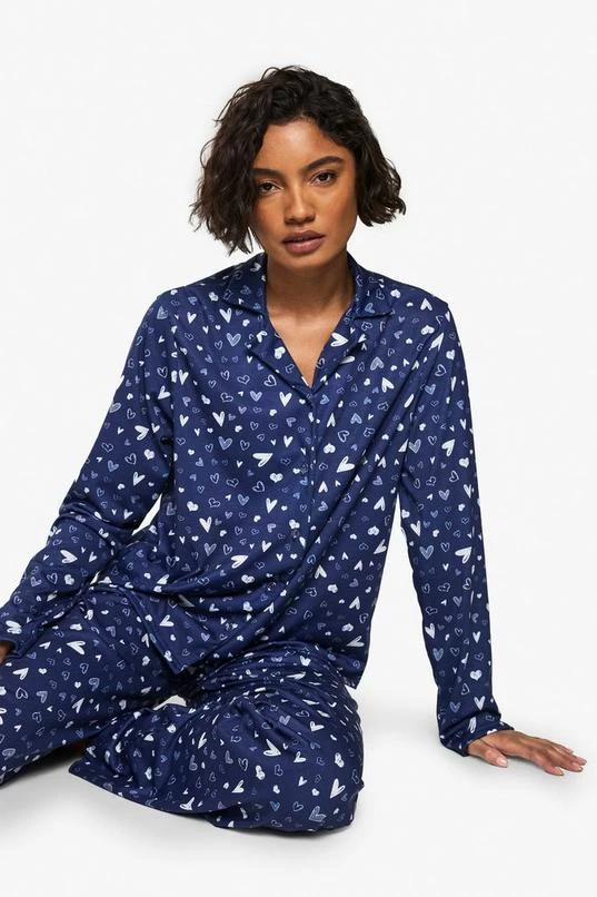 BOOHOO Tall Navy Heart Shirt & Trouser Pyjama Set 3 BOOHOO Tall Navy Heart Shirt & Trouser Pyjama Set - Image 3