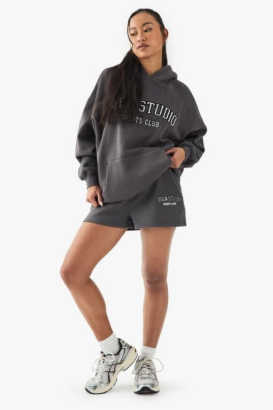 BOOHOO Dsgn Studio Sports Club Applique Sweat Short 3 BOOHOO Dsgn Studio Sports Club Applique Sweat Short - Image 3
