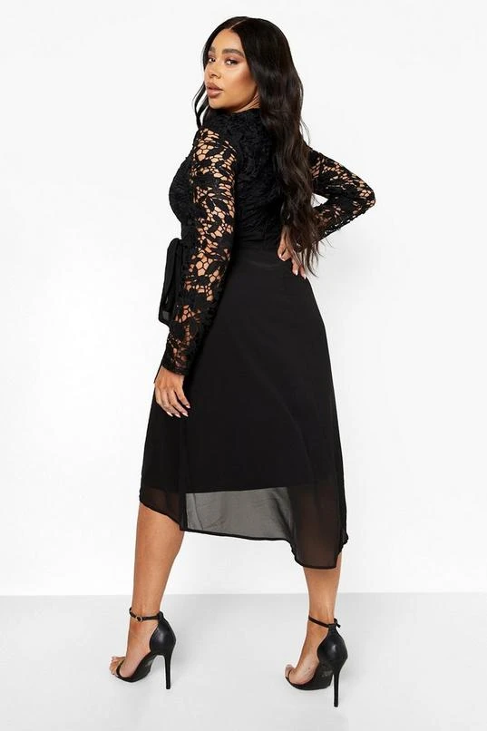 BOOHOO Plus Occasion Lace Contrast Midi Dress 2 BOOHOO Plus Occasion Lace Contrast Midi Dress - Image 2