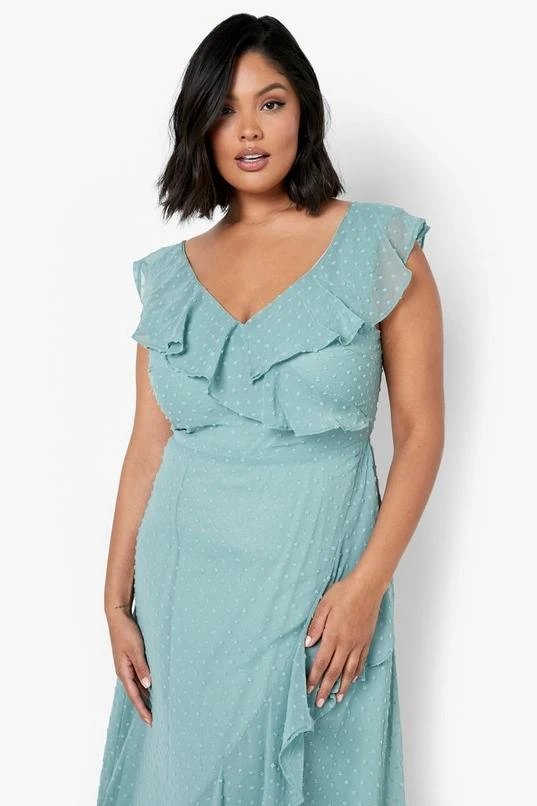 BOOHOO Plus Dobby Wrap Ruffle Detail Maxi Dress 4 BOOHOO Plus Dobby Wrap Ruffle Detail Maxi Dress - Image 4