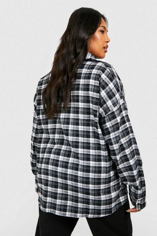 BOOHOO Plus Oversized Boyfriend Flannel Shirt 2 BOOHOO Plus Oversized Boyfriend Flannel Shirt - Image 2