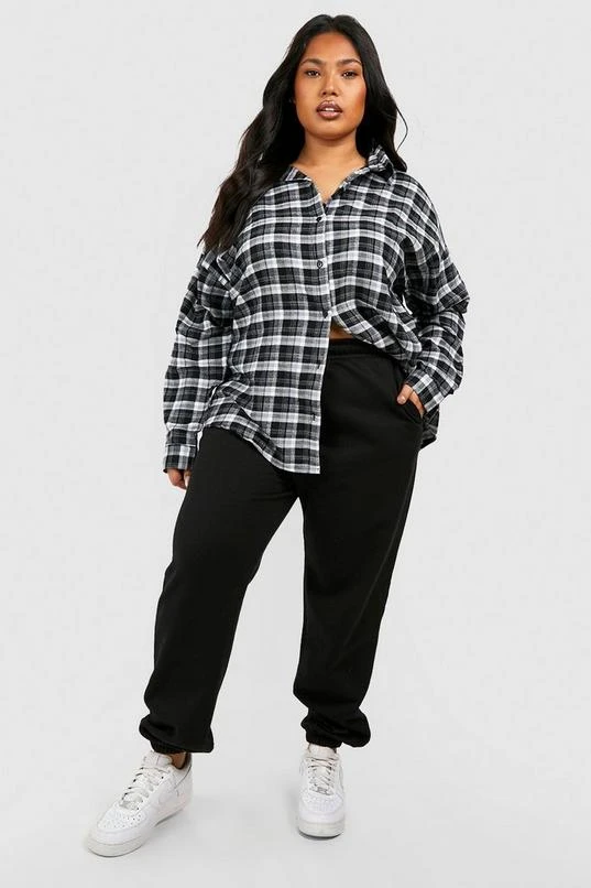 BOOHOO Plus Oversized Boyfriend Flannel Shirt 3 BOOHOO Plus Oversized Boyfriend Flannel Shirt - Image 3
